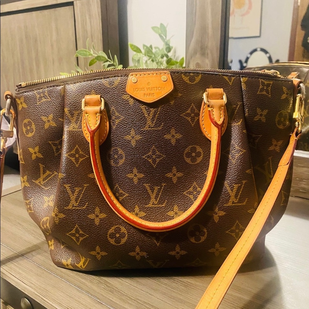 ❌❌ SOLD❌❌Luis Vuitton Turenne Monogram PM Satchel